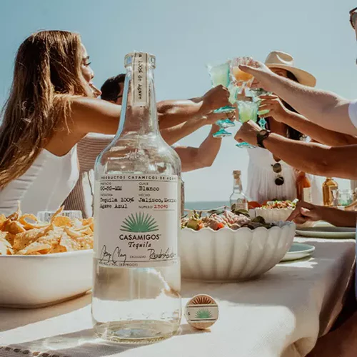 casamigos-blanco-lifestyle-shot